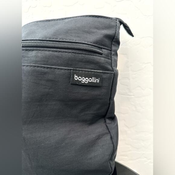 BAGGALLINI | Black Nylon Crossbody Bag Adjustable Strap Travel Purse - Picture 2 of 6